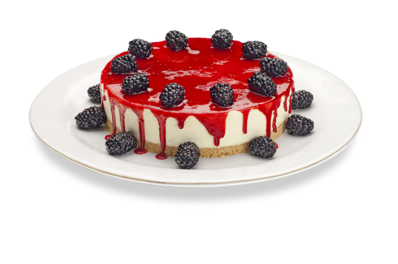 TORTA CHEESECAKE COM CALDA DE FRUTAS SILVESTRES